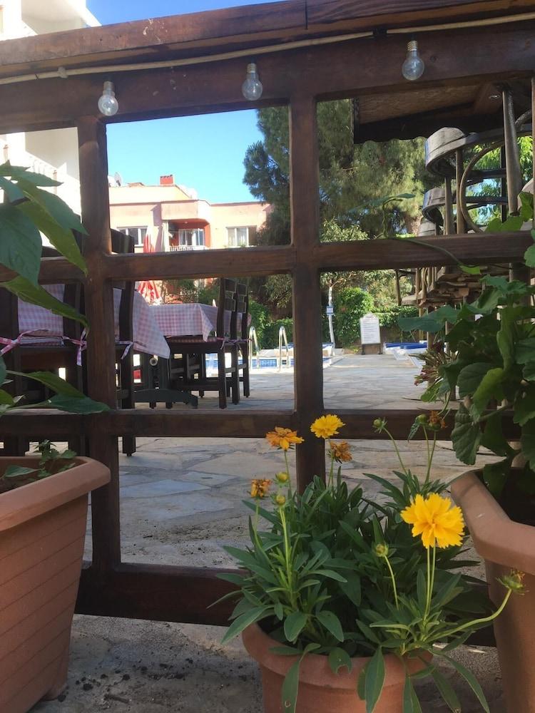 Unver Hotel Marmaris Exterior photo